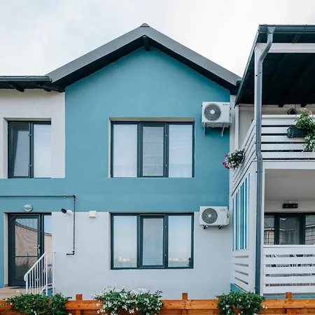 House Case de vacanță